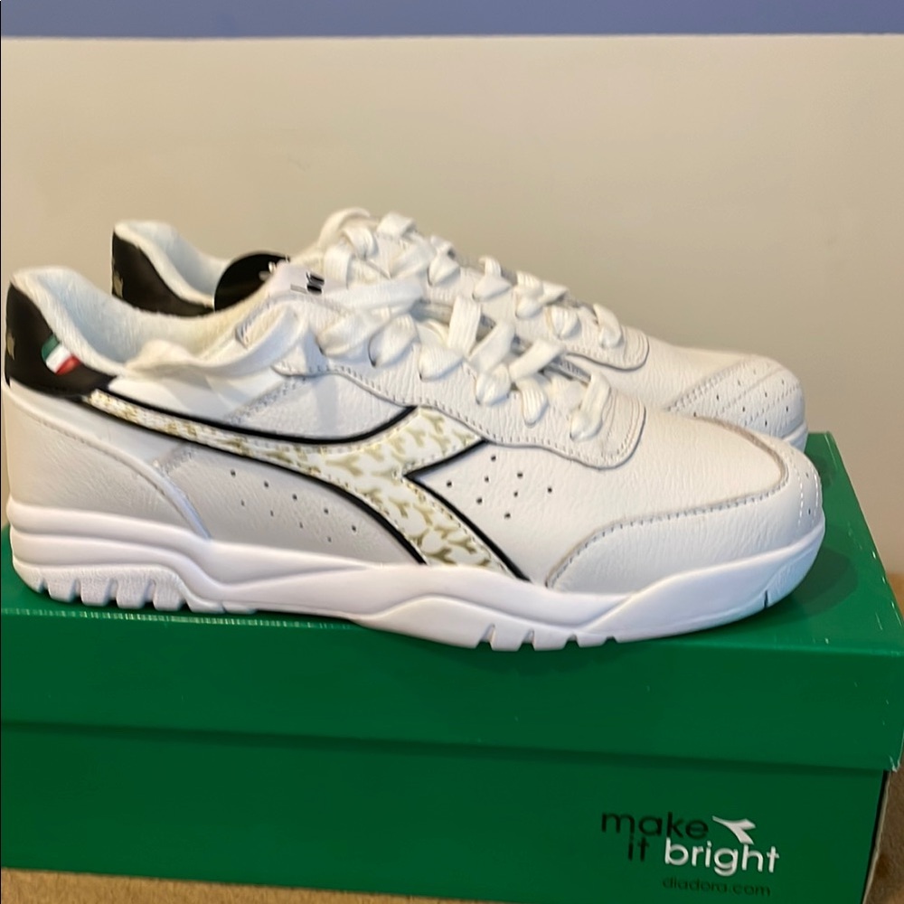 Diadora Maverick white Black and Gold Details